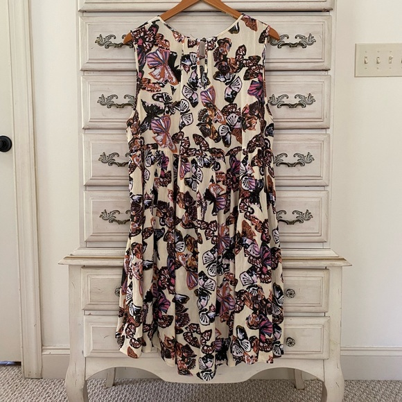Vici Butterfly Dress - Picture 2 of 6